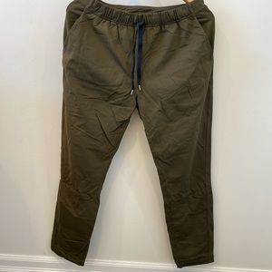 Olive green multipurpose lulu 7/8 pant with pockets